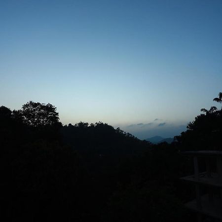 Candle Wood Munnar Anachal Buitenkant foto